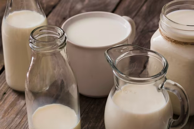 7 Surprising Benefits of Drinking Goat Milk